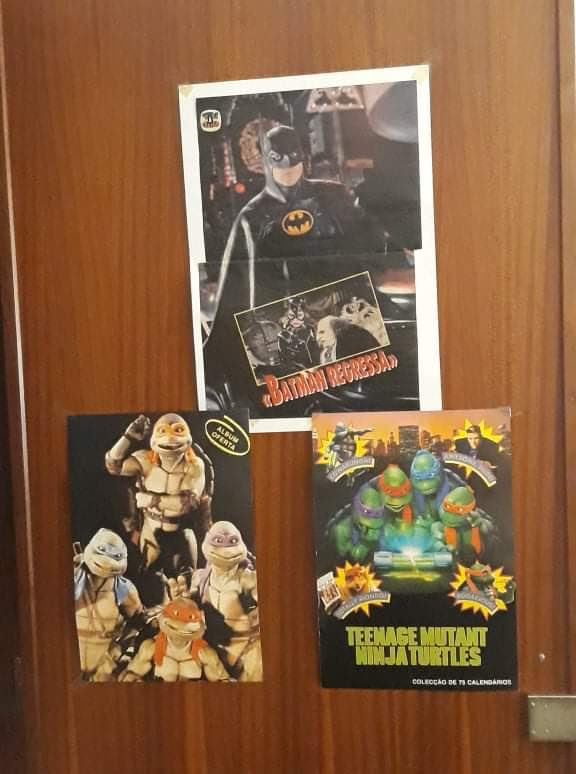 Frederiko's tweet photo. My parents just sent a pic of my childhood’s bedroom door...30 years later, they’re still there 😂😂😂 #JusticeLeagueSnyderCut #batman #BatmanvSuperman #batmanandfriends @ZackSnyder this is worth an IMAX ticket no? https://t.co/nAMLVHLAia