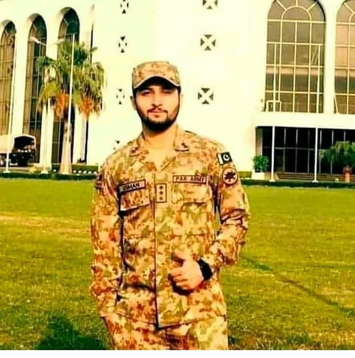 foji_haider's tweet photo. اگر کسی نے میری پوسٹ🤣پر Hmm کیا😒تو میں نے
🙈 سیدھا اس کی چمی 😂لے لینی ھے😏😒😔D https://t.co/BAX4mNQjXX