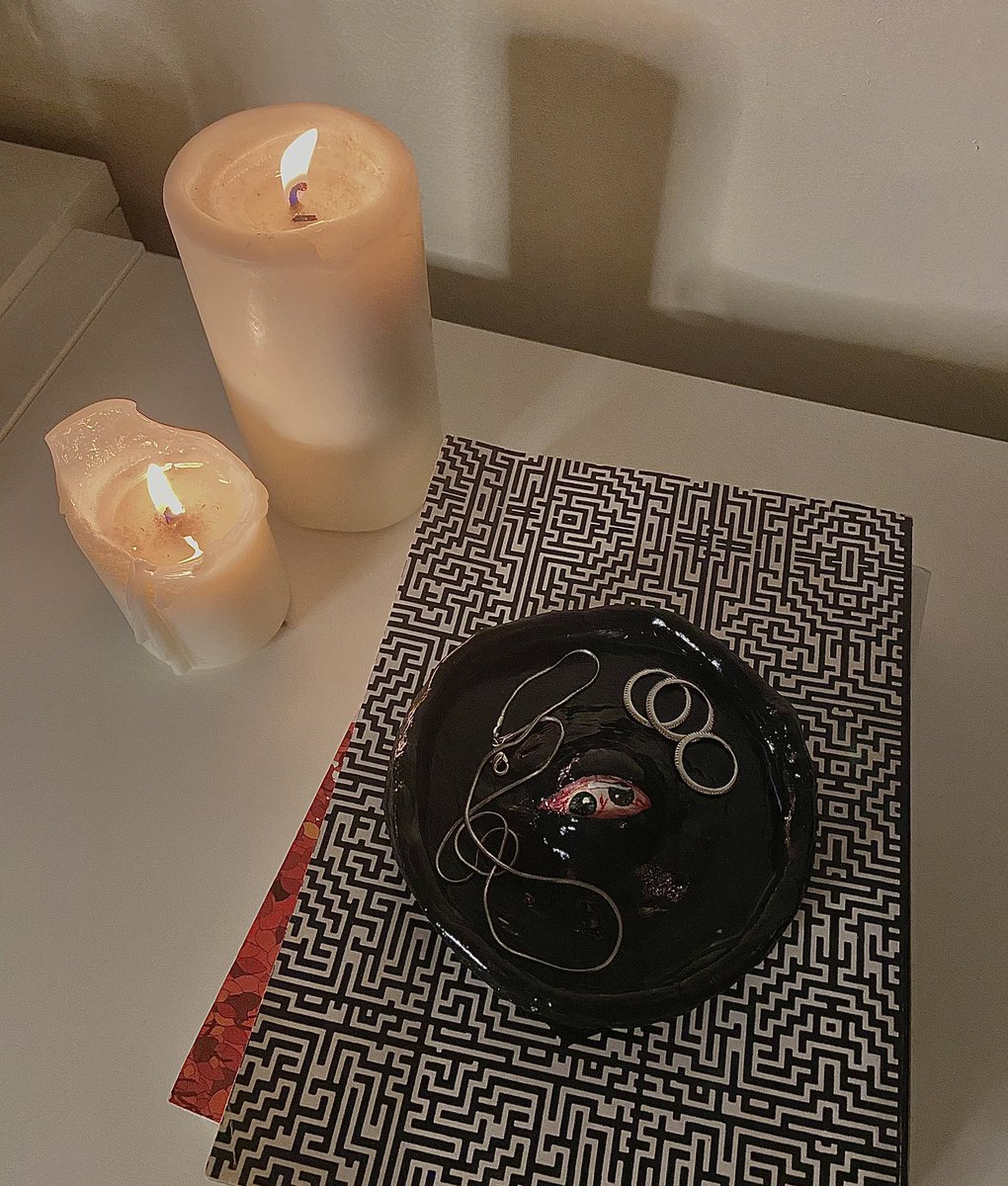 reemamssf's tweet photo. https://t.co/7xgQhY9Y9a 🖤 https://t.co/cGRfY8LmkB