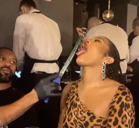 HipHopWired's tweet photo. Salt Bae Fondly Fed Another Man’s Girlfriend Salaciously Sliced Steak, Twitter Debates The Disrespect https://t.co/qz9TuRbz79 https://t.co/gKFdpVpHL3