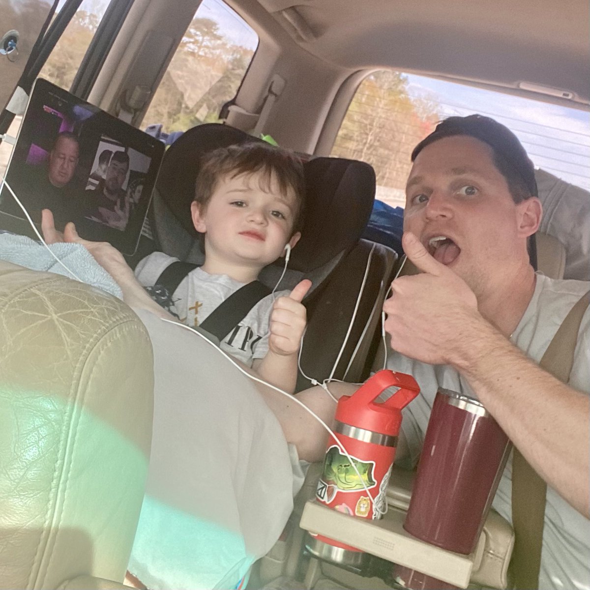 ScottReinfeld's tweet image. Live on the way to the 🏖 with @MrBeast and @derraleves. @KylerScottCo loves to learn! #youtubeformula