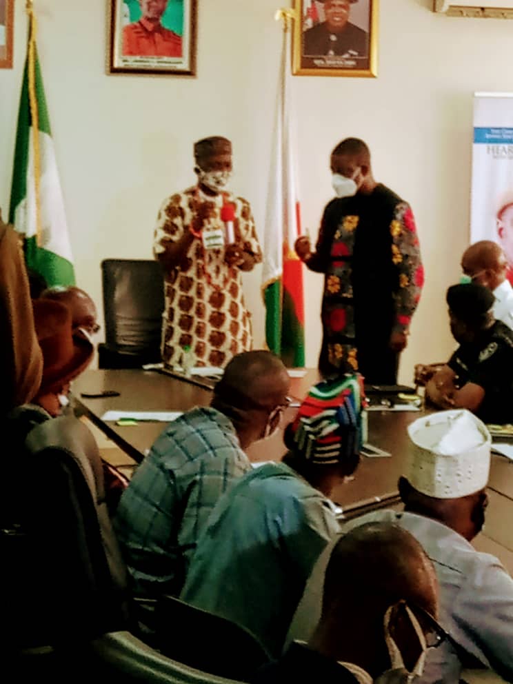 Bayelsa State Ministry of Health (@mohbayelsa) on Twitter photo BREAKING:
Bayelsa State Begins Covid-19 Vaccination as Deputy Governor, Health Commissioner, Others get vaccinated. BREAKING:
Bayelsa State Begins Covid-19 Vaccination as Deputy Governor, Health Commissioner, Others get vaccinated.