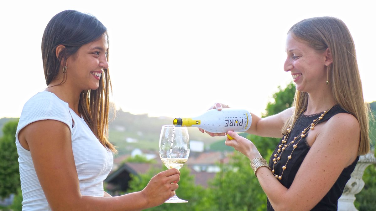 Cheers to the weekend! With our #ZeroSugar wine, enjoy PURE pleasure without the compromise. ⁣⁣💕

Find a location near you: purethewinery.com/find-us/