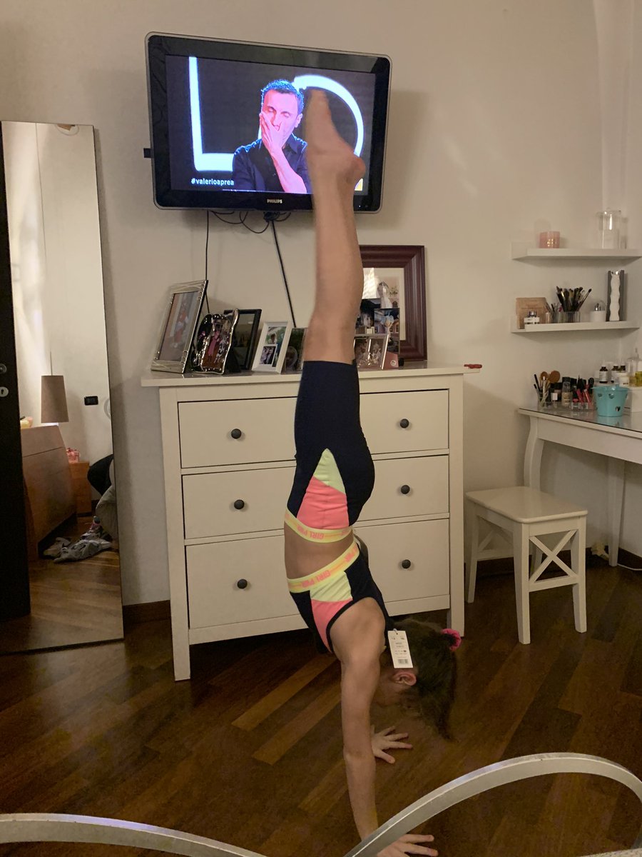 cassidy976's tweet photo. Come ogni venerdì sera Propaganda con solita disturbatrice incorporata @welikeduel @valerioaprea @zdizoro https://t.co/faBqOSNH0L