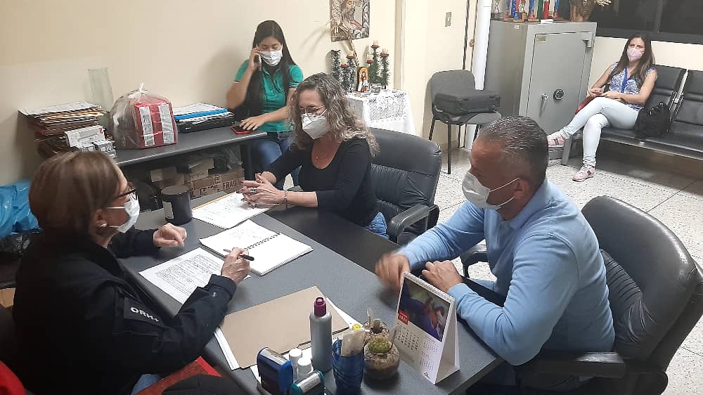 Directora de @ZonaEducTachira sostuvo encuentro con la autoridad única del sector salud en el Estado Táchira para garantizar la vacunación al personal docente, Administrativo y obrero y así garantizar un retorno a clases seguro. <a href="/charlychaves/">Charly Rojas Chaves</a> @MPPEDUCACION @psuvaristobulo