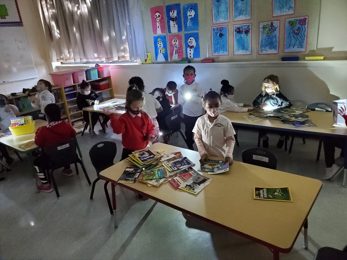 SHeart_CSSD's tweet photo. Celebrating Literacy with Flashlight Friday! 🔦 https://t.co/nfRvXbLK1N