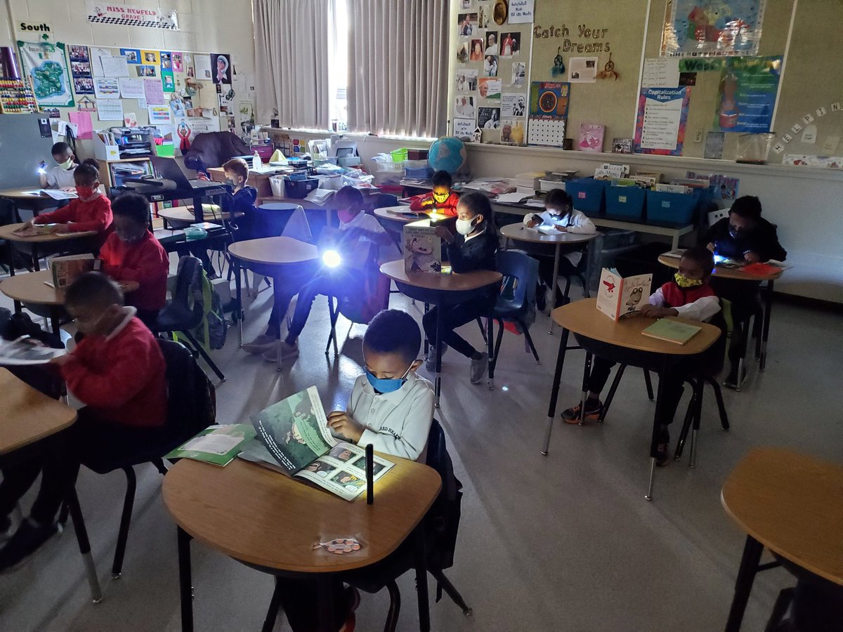 SHeart_CSSD's tweet photo. Celebrating Literacy with Flashlight Friday! 🔦 https://t.co/nfRvXbLK1N
