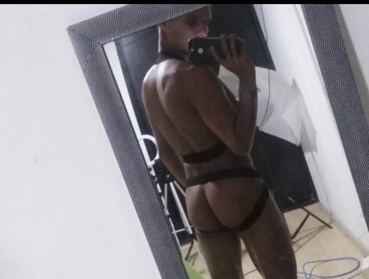 Carlosbb1810's tweet photo. Quien me acompaña https://t.co/XSHGo3ZH8V