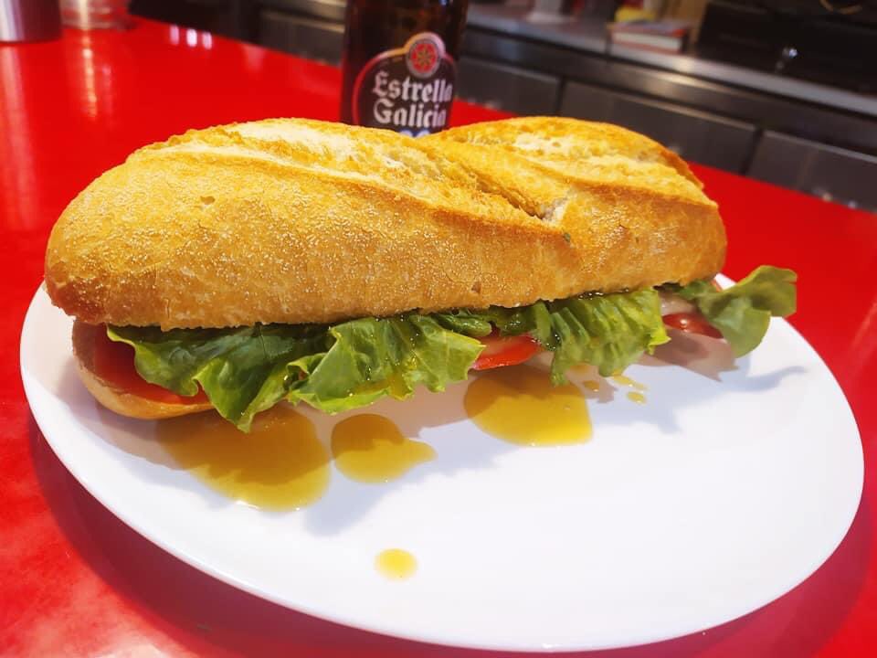 elpuentezamora's tweet photo. Nuestra plancha arde como nunca! Deseando que vengáis a comer estas delicias.
FAV/RT y que se entere todo Zamora!!
📍 c/Candelaria Ruiz del Árbol 32
☎️ 692601408/09 (encargos de arroces, guisos o lo que quieras) https://t.co/wcC5hK1Gmd