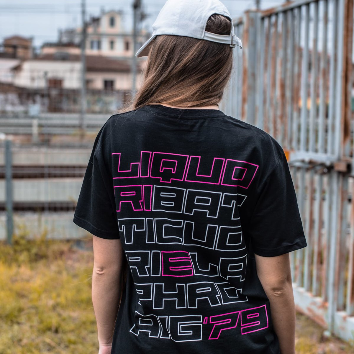 ❗️NEW MERCH ❗️
🛒 10 Year’s Logo T-shirt 
🛍 Acquistala ora su honirostore.com
👕 honirostore.com/p/briga-10-yea…