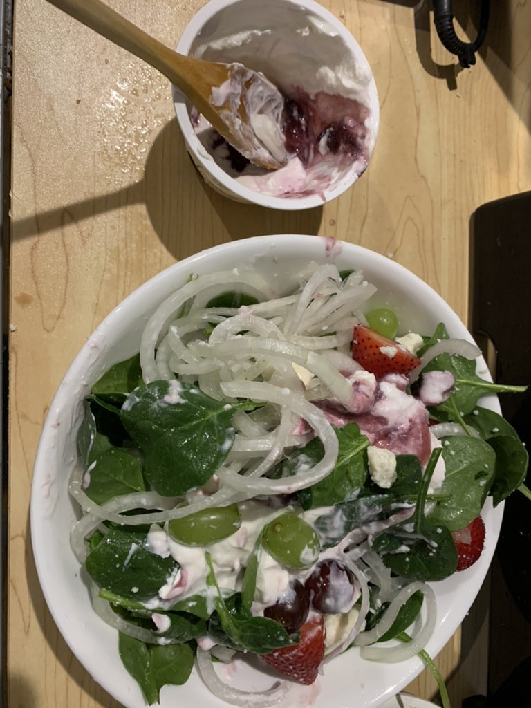 johnnyfrancoarb's tweet photo. More Veggies Staying Lean 
Espinacas, Cebollas, Fresas, Uvas Verdes, Uvas Moradas, Yogurt, Queso Blanco Leve https://t.co/gr4AMTAdZN