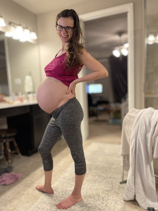 Still pregnant! I&rsquo;ve created so much fun content over the last few weeks. Gotta keep those quads strong<a href="/tag/preggo"class="tags"><span>#preggo</span></a><a href="/tag/onlyfans"class="tags"><span>#onlyfans</span></a><a href="/tag/pregnancycontent"class="tags"><span>#pregnancycontent</span></a><a href="/tag/pregnantcontent"class="tags"><span>#pregnantcontent</span></a>