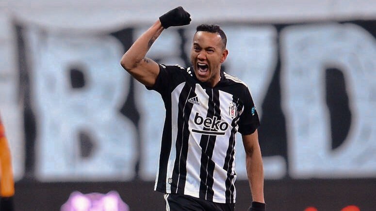 Abimm sezon sonu kupa senin ellerinde yükselecek <a href="/souza5/">Souza</a> 🦅🏆🏆