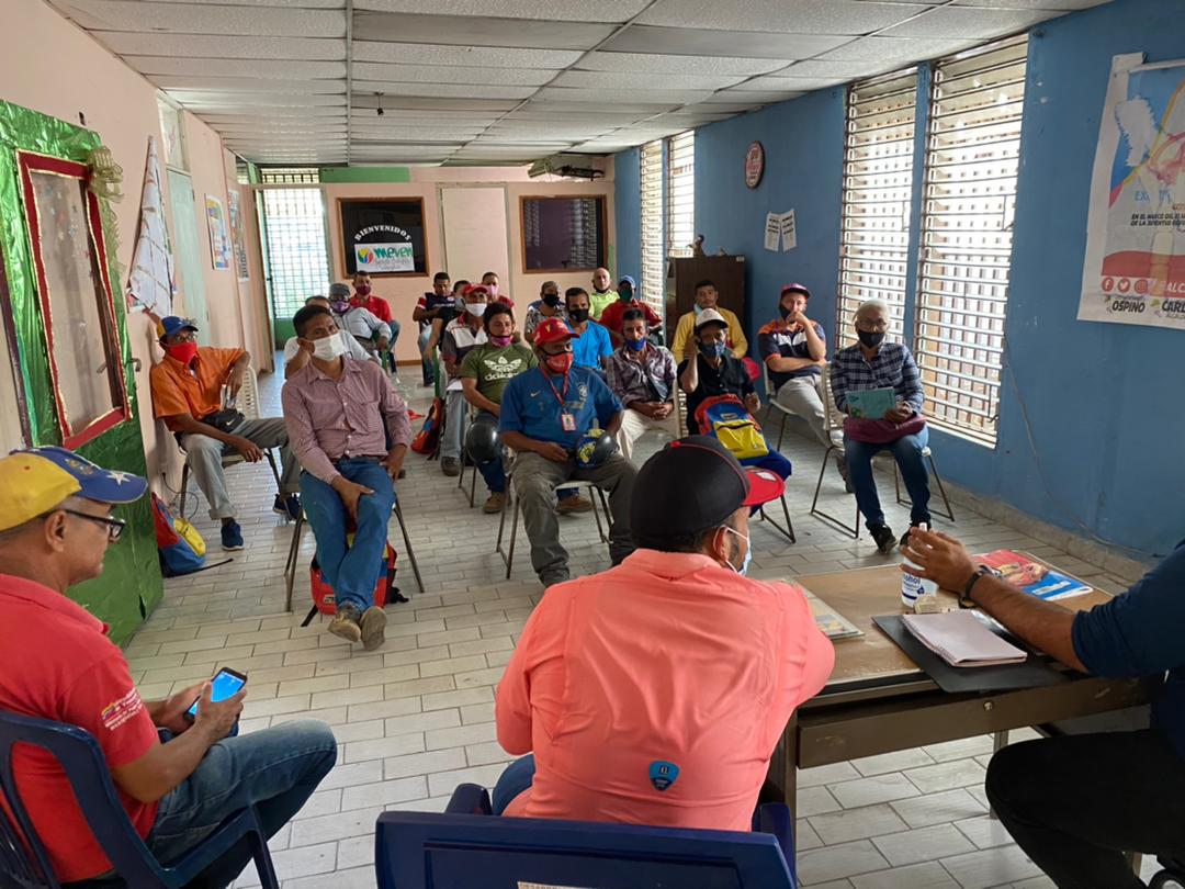 indervenezuela's tweet photo. #12Mar | #Portuguesa: INDER participó en jornada de formación para #conuqueros y pequeños productores en el municipio Ospino.
https://t.co/7nlcuMPHyB
#DemocraciaComunal https://t.co/wiDE2sV8Mz