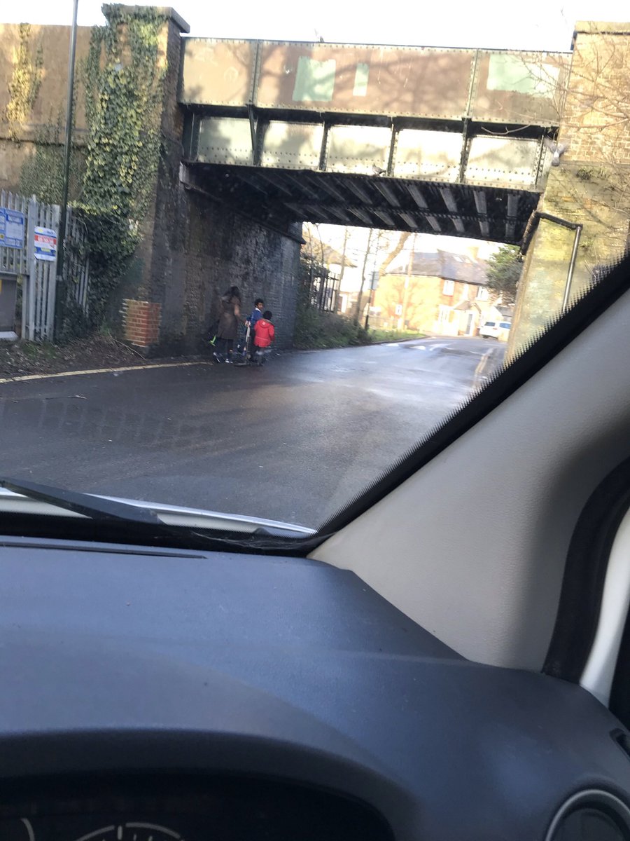 thistle5460's tweet photo. Am I the only person in Hampton who thinks it is so wrong that kids in Hampton walk to school, blind bend, no pavement next to HGV’s?
If no one agrees - I’ll stop tweeting about it @munirawilson @Gareth_Roberts_ https://t.co/YPXtkf02he