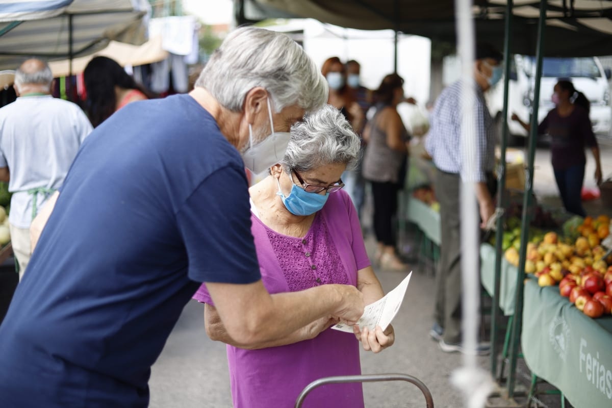 PanchoReyesMor's tweet image. #ElPoderdelasComunidades 🤝
Hoy estuvimos recorriendo las ferias de San José y Curacaví en #EstaciónCentral conversando con vecinas y vecinos sobre sus ideas, reflexiones y dudas sobre la Nueva Constitución.

¡Muchas gracias por el ánimo a construir un Chile más justo!