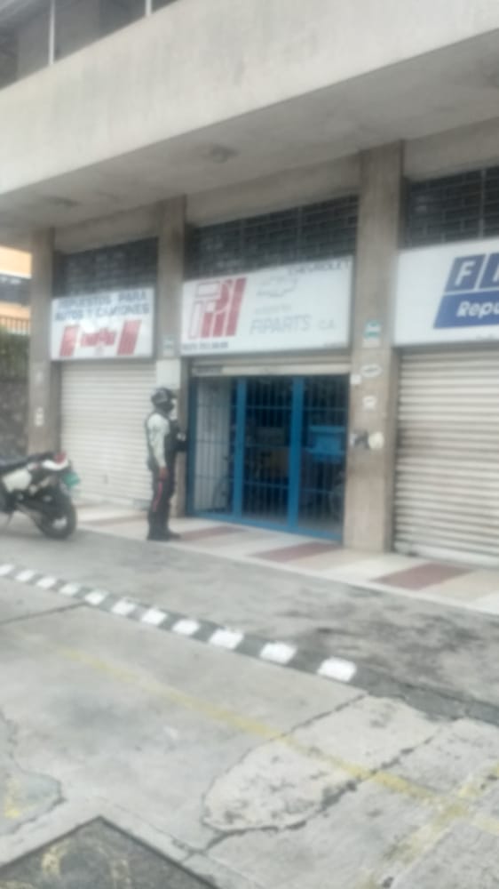 #12Marzo | cumpliendo instrucciones del <a href="/MIJP_Vzla/">MPPRIJP</a> y  <a href="/zodicap41/">ZODI N°41 Capital</a> en el marco de la semana de #CuarentenaRadicalReforzada se realiza  la supervisión del estricto cumplimiento del Decreto de Emergencia Sanitaria, procediendo al cierre inmediato de los locales no priorizados