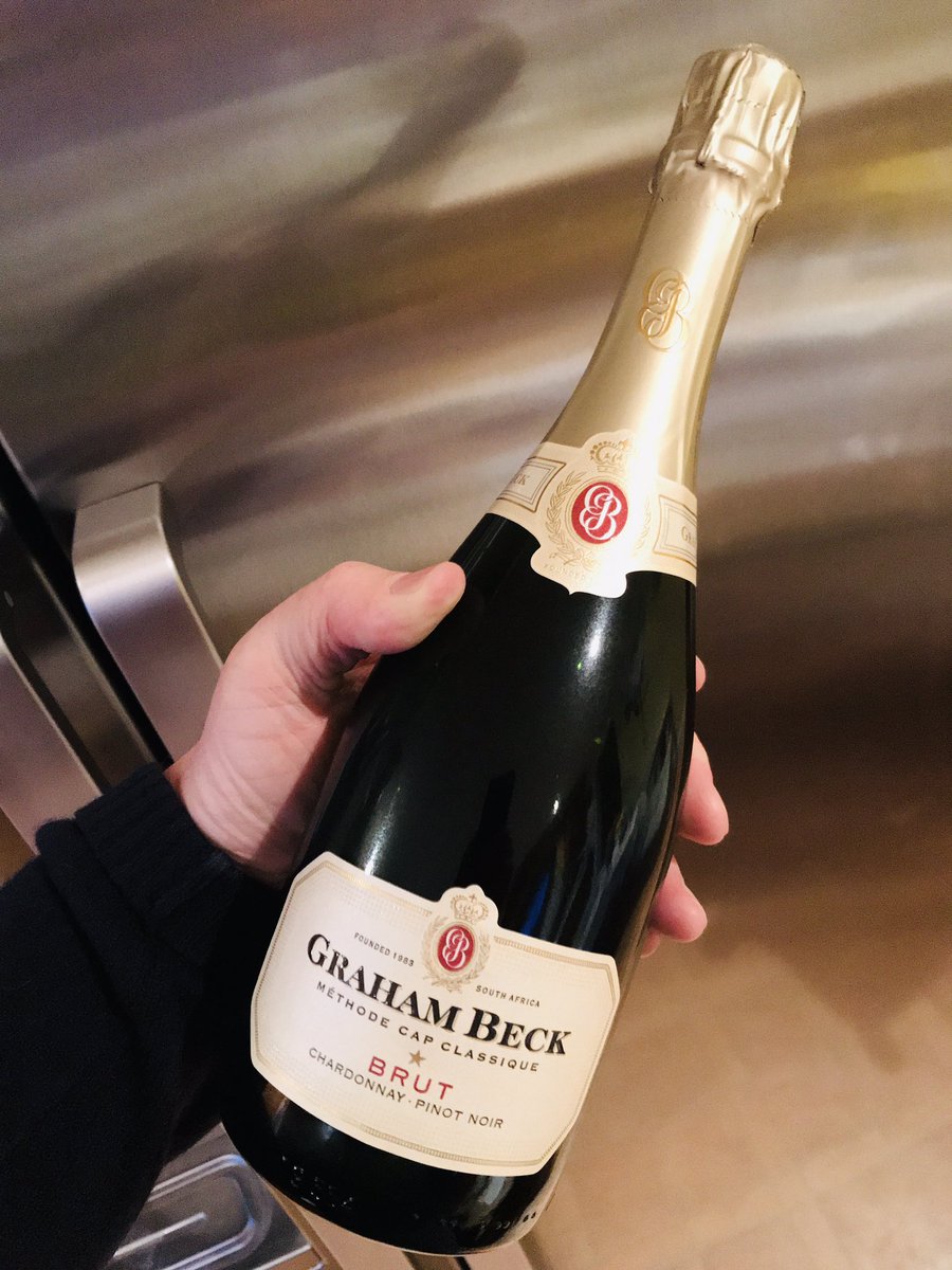 Happy #FridayFizz @GrahamBeckSA everyone and what a long week it has been. Now everyone crack open the nearest booze to hand and join me in a toast to us all....our good health!  #cheerstwitterbuddies