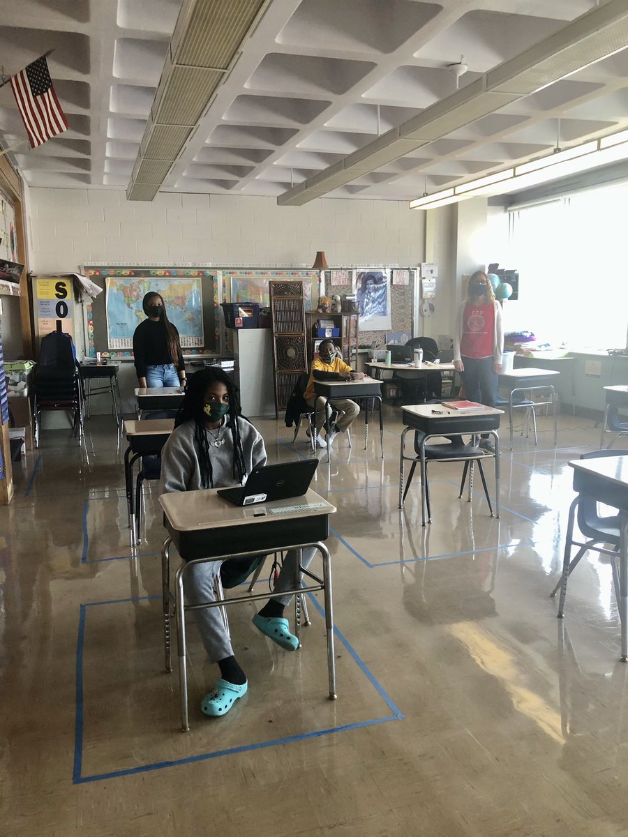 ChalmersSOE's tweet photo. Welcome back to our Middle School 6th - 8th grade Students in Pod B! They were pumped and ready for School! https://t.co/GBV354cK2L