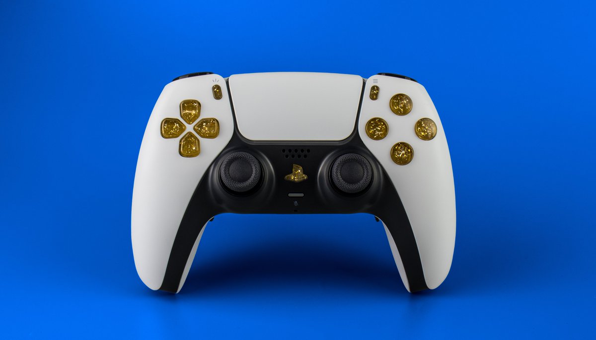 Apologies for the rough drop, here's a 1/1 DualSense with Custom Gold Flake Buttons to make up for it. 🦫RT/Follow/Like🦫 🦫Tag a Friend🦫 🦫Giveaway Ends 3/19🦫 #UnleashTheBeaver