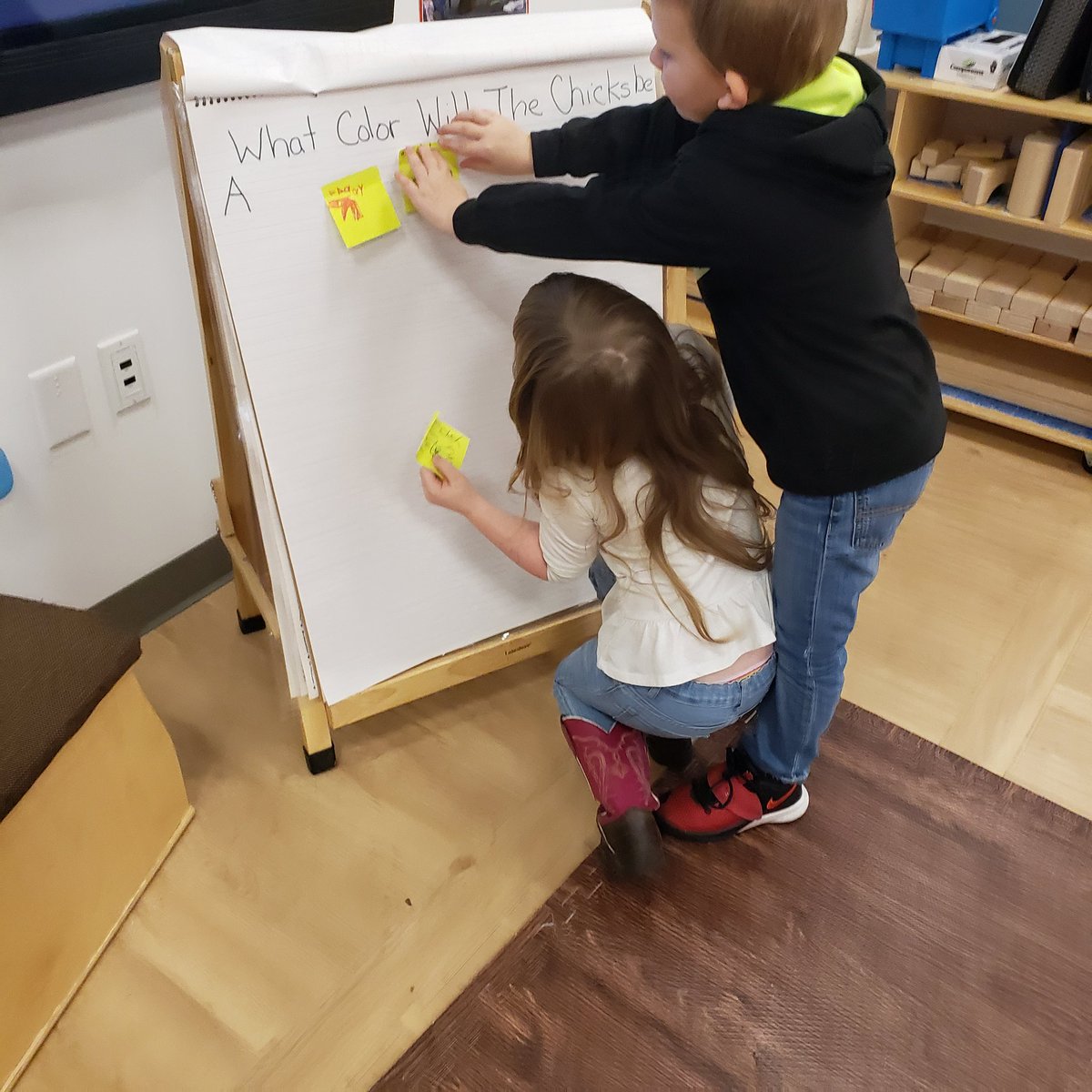 AprilJemes's tweet photo. Today we watched a video of chicks hatching. Afterwards children looked at pictures of the chickens that laid our eggs and drew what they thought the chicks would look like. #liltrojans https://t.co/6wxzSQTxJj