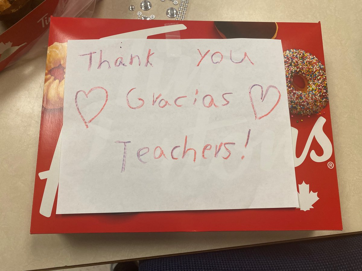 DalhousieCBE's tweet photo. Thank you to one of our amazing @DalhousieCBE families who brought the teachers muffins today as well as our Dalhousie Elementary School Parent Society who provided supper for last night for Parent-Teacher Interviews. Gracias!
#SomosDalhousie#WeAreCBE #cbelanguages @yycbedu https://t.co/6R3valqh0f