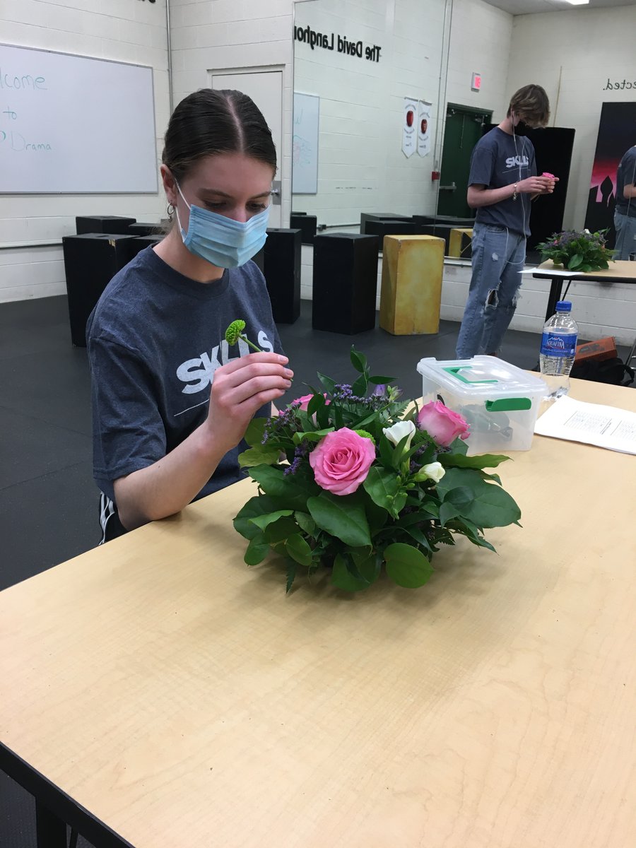 Se7enty5's tweet photo. This year's floral skills competition was a success. Our Westlane competitors, Nora, Peyton and Noah, put together some amazing vase arrangements and symmetrical centerpieces which displayed their amazing floristry skills. 
@spartannation_
 
@DSBNSHSM
 
@DSBNTech
 
@dsbn https://t.co/D3yKuJcvaF