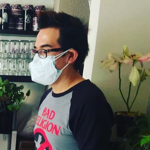 Es Viernes y Manueloko ya está pensando que el cuerpo lo sabe.
#Mezcal