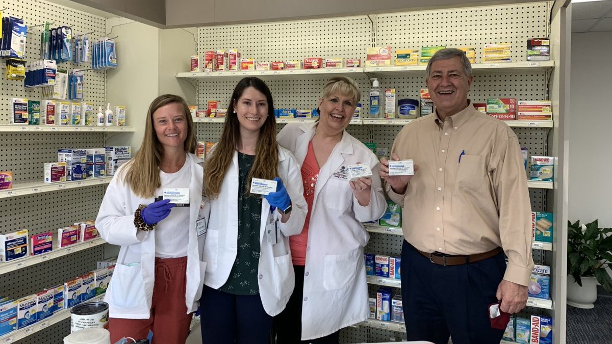 UofSCPharm's tweet photo. Caring for the community 💉 #UofSCPharm Assistant Professor Kathy Quarles Moore and students volunteered at Apothecare Pharmacy in Leesville this week to assist alumnus Greg Mayer ('77) with #COVID19 vaccination efforts. #InThisTogether https://t.co/zknwVuiVWr