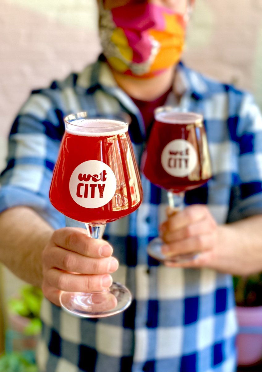 We only have a limited supply of our 3 dessert sours left! 
1. Making Out w/ Raspberry Funfetti Cake 
2. Making Out w/ Blueberry Cookies 3. Making Out w/ Blackberry Pie