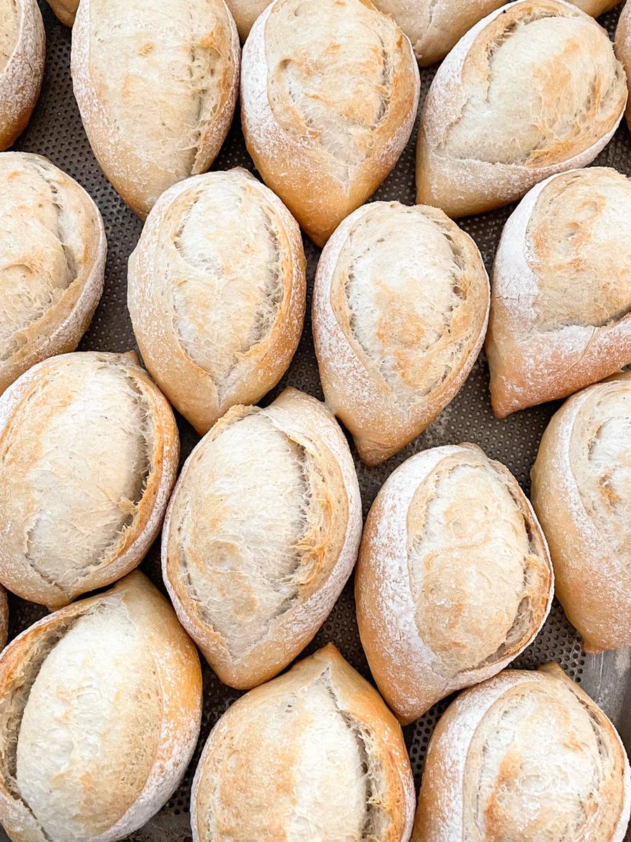 panmasa_pan's tweet photo. El acompañante perfecto👌 en el desayuno, la comida o la cena.
Cuéntanos en que momento del día lo disfrutas más.😋🥖🤔 https://t.co/yqJcJfmuAo