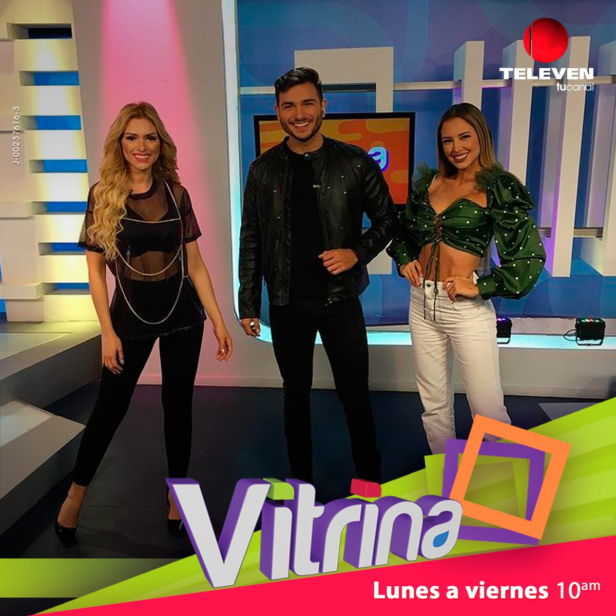 La Bomba (@labomba_televen) on Twitter photo Desde las 10am levantamos la #Vitrina para brindar un espacio con el mejor contenido junto a nuestras bellas animadoras 🌟 <a href="/anmariecamacho/">ANMARIE CAMACHO</a> <a href="/adrianamarval/">adriana marval</a> y el galán <a href="/rafaeloropezag/">Rafael Oropeza</a> 😎 ¡No te lo pierdas!
#VitrinaDeMujer #Televen🔴 Desde las 10am levantamos la #Vitrina para brindar un espacio con el mejor contenido junto a nuestras bellas animadoras 🌟 <a href="/anmariecamacho/">ANMARIE CAMACHO</a> <a href="/adrianamarval/">adriana marval</a> y el galán <a href="/rafaeloropezag/">Rafael Oropeza</a> 😎 ¡No te lo pierdas!
#VitrinaDeMujer #Televen🔴
