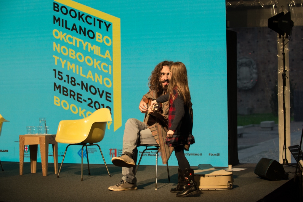 BOOKCITYMILANO's tweet photo. [ #BCMStory ]
I bambini amano #BookCityMilano e noi amiamo loro! #BCM18 https://t.co/di8RIRkBCT