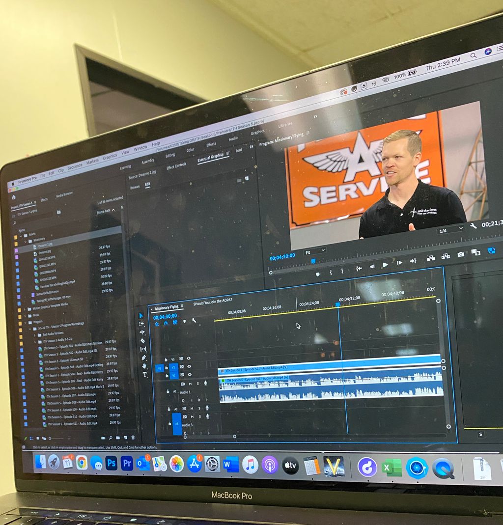 TakingOff7's tweet photo. Editing ITH! 
.
.
.
#editing #inthehangar #comingoon #streaming #planes #youtube #plane #pilot #pilotlife #planelife #planes4u #aviation #aviationlovers #aviationgeek https://t.co/qdvcaOEbRh