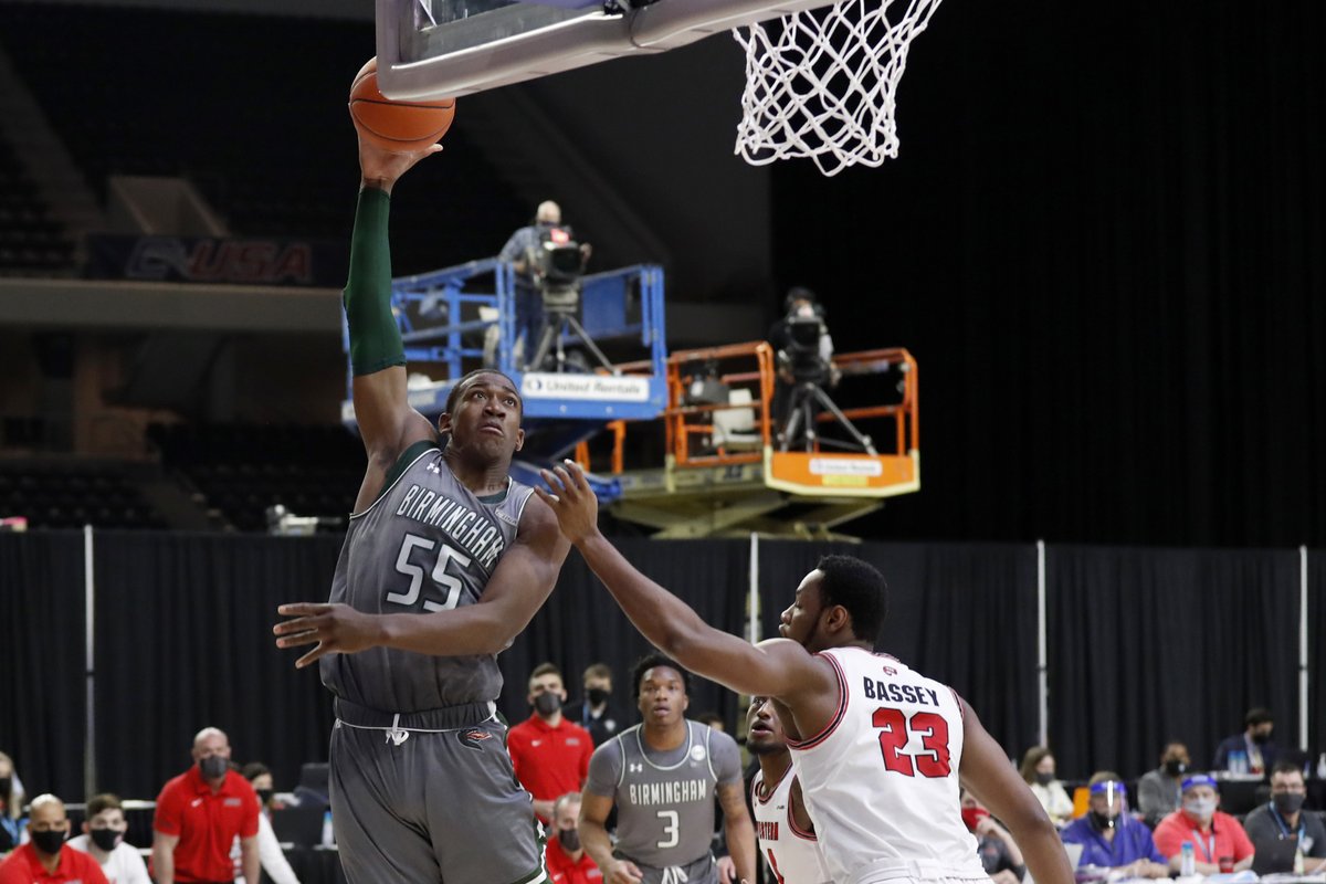 kaleidoscopeuab's tweet photo. The UAB comeback attempt fell short as the Blazers lose to Western Kentucky 64-60 in the C-USA men's basketball tournament semifinals. (Photo courtesy of Conference USA)
.
#uab #uabmbb #uabblazers #winasone https://t.co/SWaT4BJ2Tu