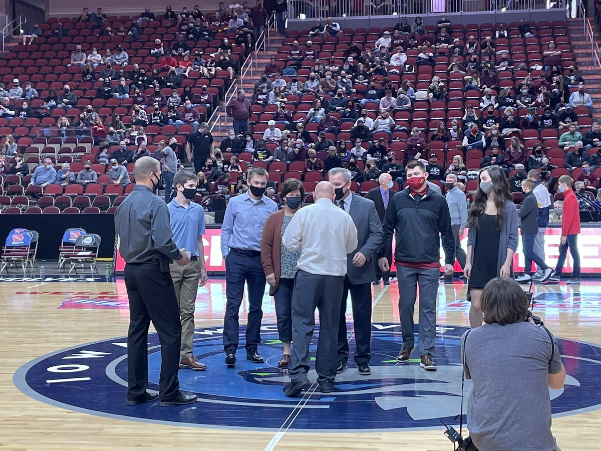 CardinalsCD's tweet image. Congratulations to Coach Boothe and family on receiving his plaque from the @IowaBCA for 400 career wins!
