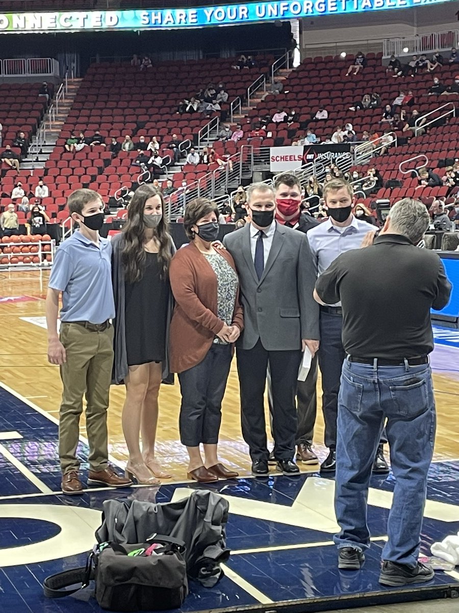CardinalsCD's tweet image. Congratulations to Coach Boothe and family on receiving his plaque from the @IowaBCA for 400 career wins!