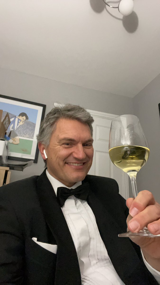 ProAktiveandy's tweet photo. #DNBizAwards a couple of technical issues but just about there. Cheers and good luck to all the brilliant entrants https://t.co/8vnzaEHmxI