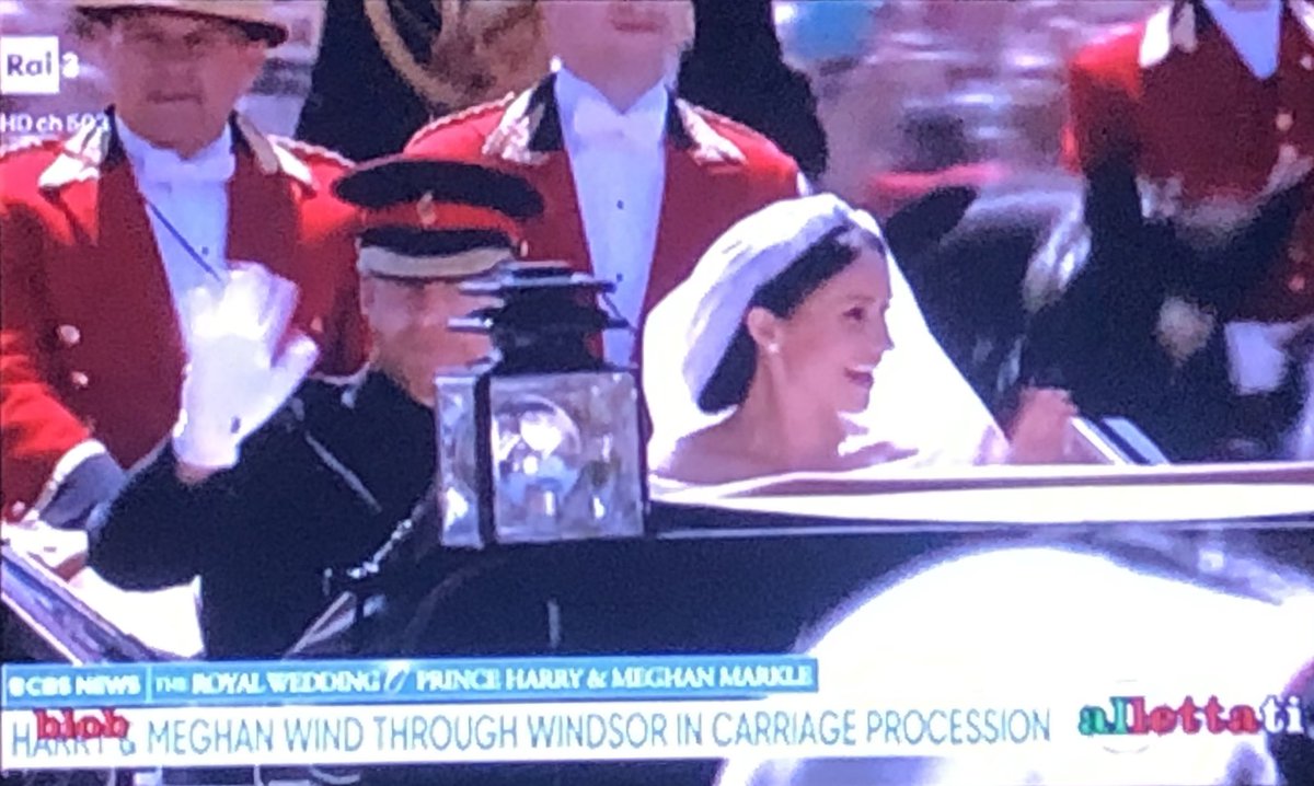 È nato nu criature è nato nir.. e a’ mamma o’ chiamm Ciro sissignore o’ chiamm Ciro.. Geni che siete. 🤎#Blob