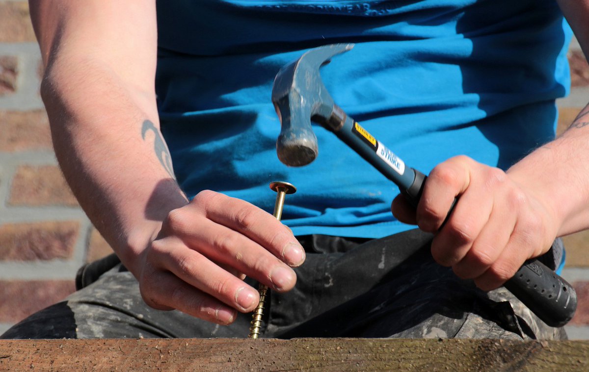 RussRogers_VO's tweet photo. When looking for continual development, find instruction in the saying, "When you have a hammer, everything looks like a nail." Take any opportunity to put your skills in action. #SharpenTheSaw #BeIntentional #StriveToDoMore https://t.co/SUHfuhsjOs