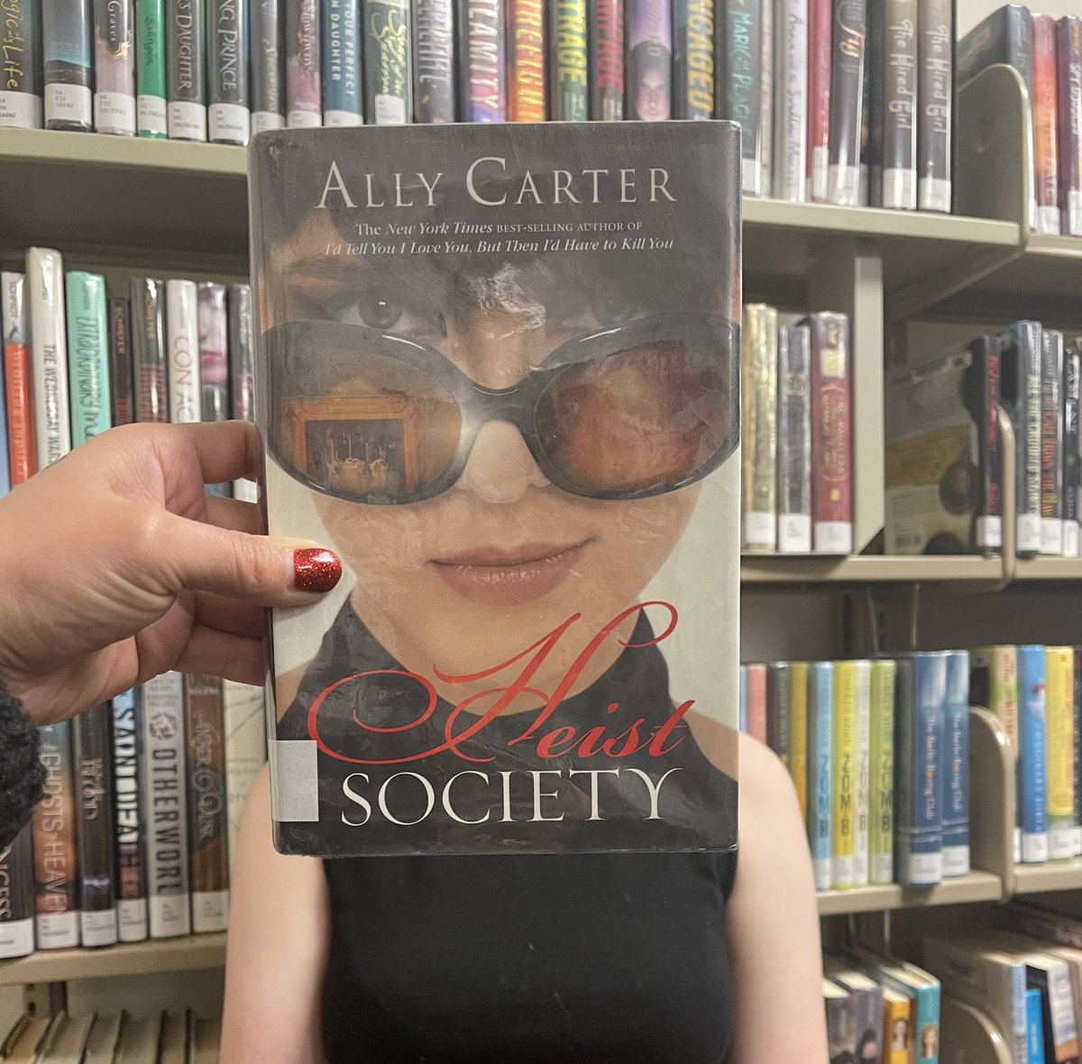 OnslowCoLibrary's tweet photo. Happy #BookFaceFriday! Today’s bookface is brought to you by Ally Carter’s “Heist Society”.
What books are you currently reading? Comment below and we’ll provide you with read-a-likes to keep you stacked for the weekend!
#DiscoverOCPL
#BookFace
#BookedForTheWeekend https://t.co/f72bKUfZV2