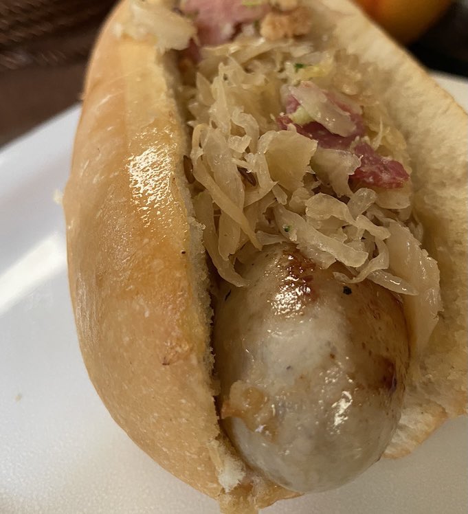 BFBratwurst's tweet photo. TGIF!!! Who’s ready for the weekend? Time to throw some Brats on grill
#BlackForestBratwurst #Bratwurst #BestWurst #BFBratwurst #tgif
#TimeToGrill #ReadyForSummer #BratsOnTheGrill #Friyay #friyaylicious https://t.co/MBgvin8qTN