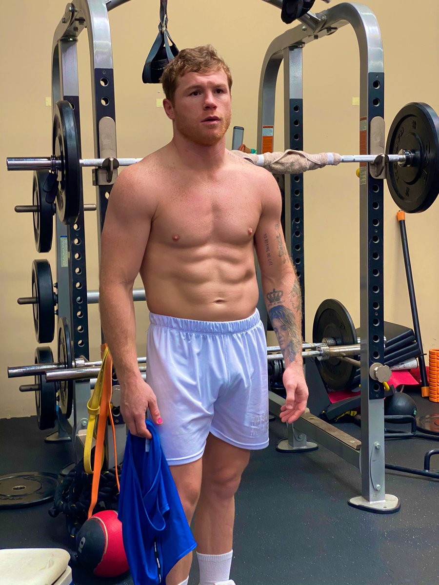 Constntino's tweet photo. This is how @Canelo looks 8 weeks out from fighting Billy Joe Saunders on DAZN 👊🏽 stay ready so you don’t have to get ready! @CANELOTEAM #Noboxingnolife 🇲🇽 https://t.co/BBH8J0rBxl