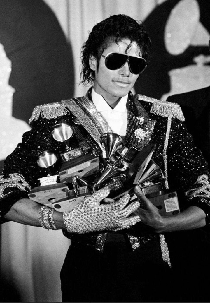 MarcosAbp09's tweet photo. Oito Grammys em Uma só Noite Não e pra Qualquer Um

MICHAEL JACKSON IS COMING https://t.co/0wyx7xW3FL