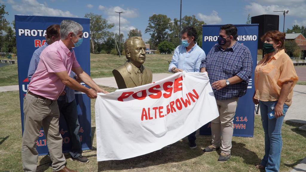 waltercarusso's tweet photo. El tsunami Posse ahora se instaló en la Tercera Sección Electoral! Visitamos Almirante Brown y Ezeiza. Estamos ganando el Conurbano y la Provincia!! #ucr #lista14 #cambio #renovacion #distinto #possepresidente https://t.co/50E4iiwzY4