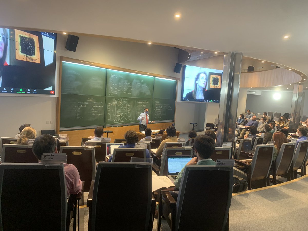 macaselva10's tweet photo. Analizando tecnologías disruptivas en ecosistemas complejos: la industria de deportes electrónicos. Caso @GiantsGaming con el Prof. Jaime Martínez Brocal.   
Gracias @calvo_virginia por acompañarnos! 
#esports #gaming #competicion #Entretenimiento #contenidos #perifericos https://t.co/vsxYhAFNMk