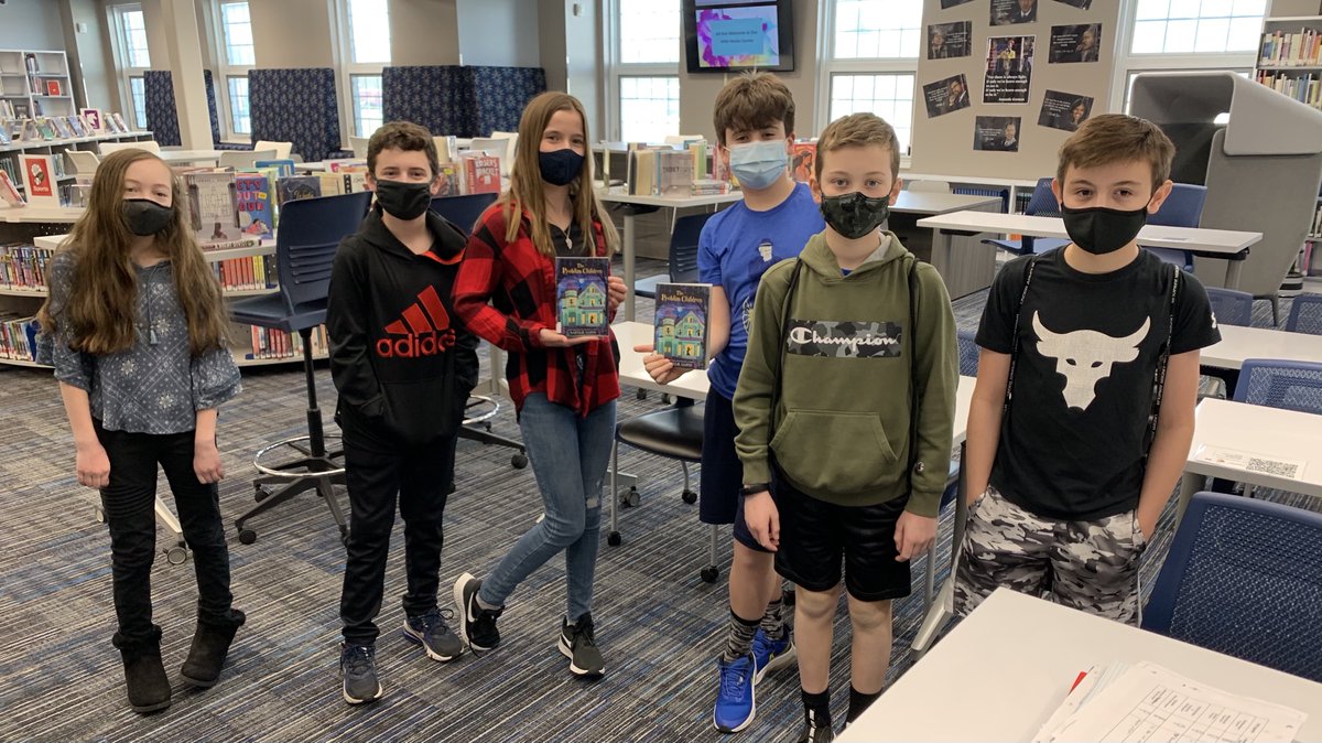 KristinDages's tweet photo. We loved learning with our virtual author @_natalielloyd and our friends in Akron Public Schools! Thanks to our @HudsonPTO for making it possible! @kingan_hcsd @StephanieRaub1 #OneWorldManyStories #HudMediaTech https://t.co/pakfNBdKEo