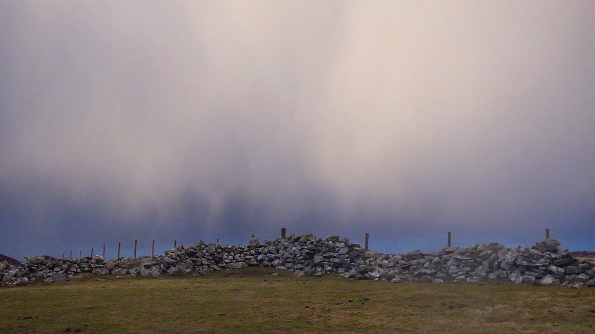 CatherineMMunro's tweet photo. This evening's skies #Shetland https://t.co/Q2LTzeG2CR