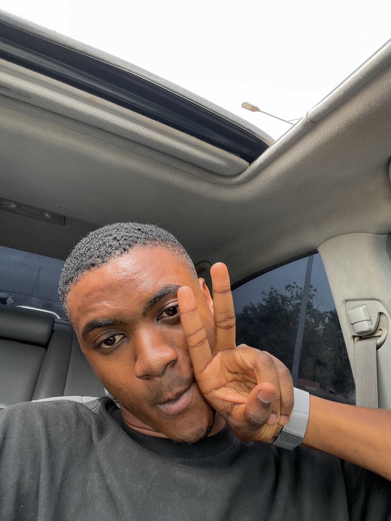 Dehkunle's tweet photo. Car selfies ft @organicbykiki skin care,I go soon fresh finish I just need  Yankee weather 😂 https://t.co/hIIJ9H0sqH
