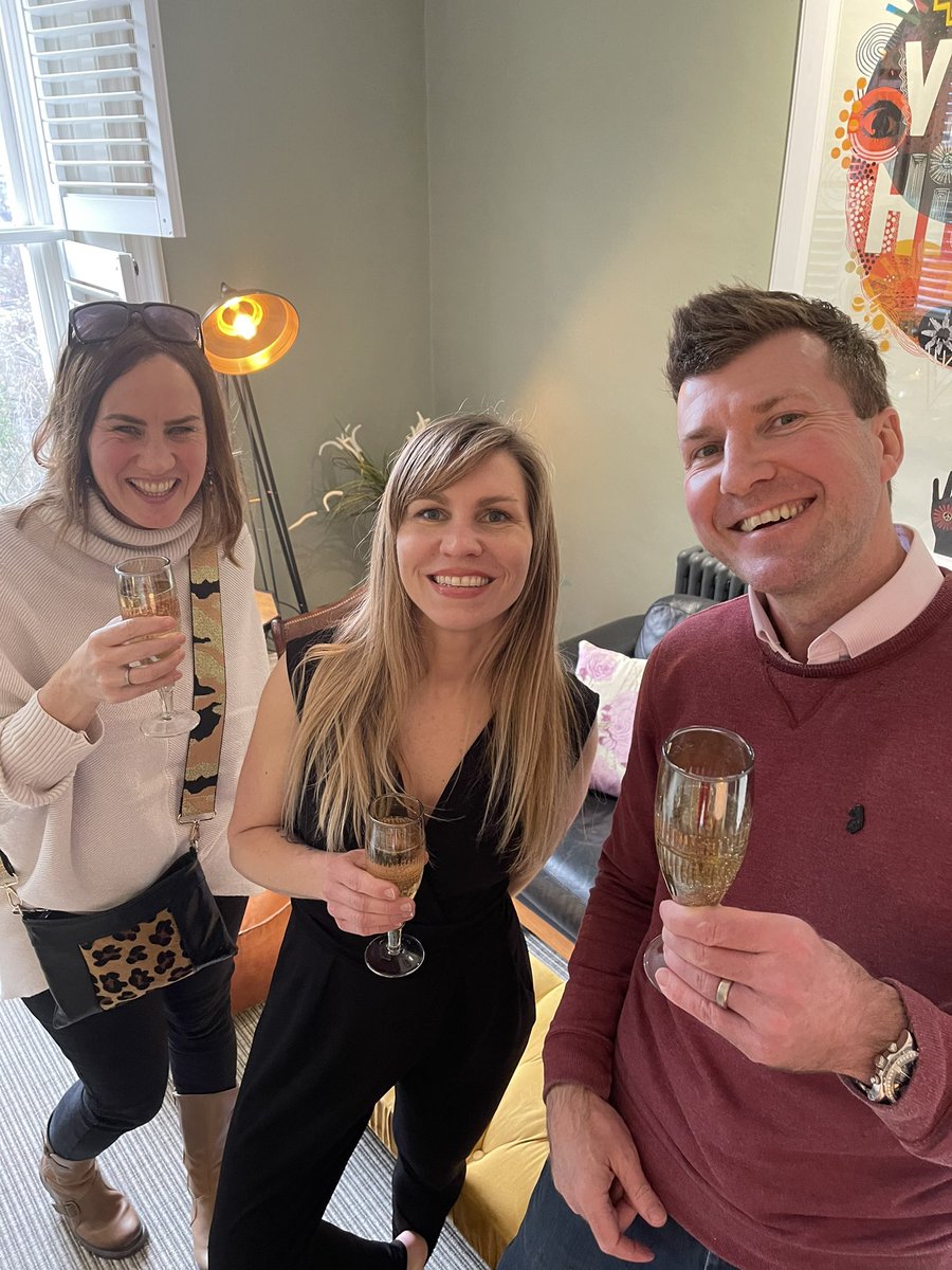 FlowBarsSW's tweet image. #bathpropertyawards
Flow Bar Frome are beyond happy to be acknowledged on this stage in such esteemed company. Thank you #mediaclash for the consideration, the event and the finalist status. 
Congratulations to worthy winners @BiBOStudioLtd &amp;amp; @thegrapesbath 
#flowbarfrome